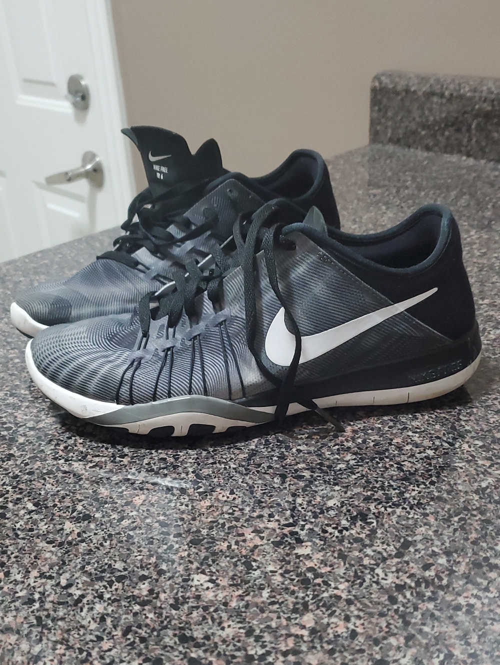 Nike Women'sBlack and White Athletic Training Shoes